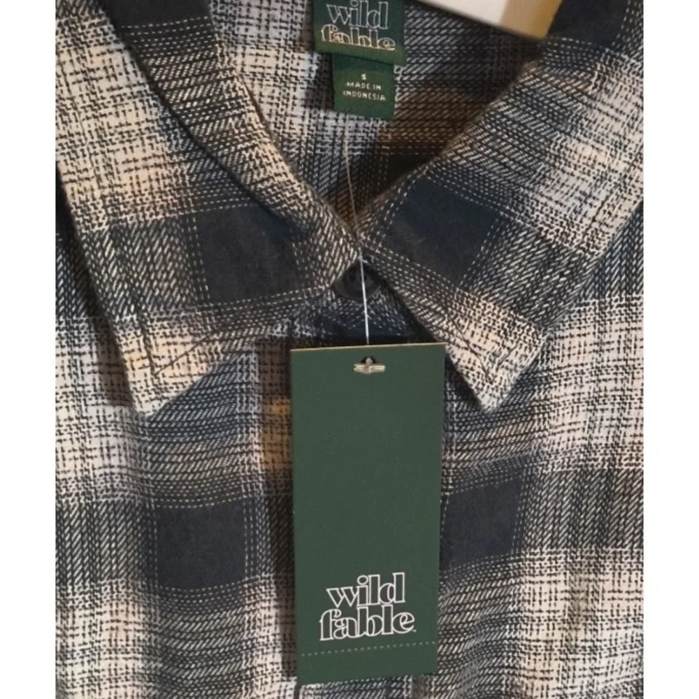 Wild Fable Womens Black Grey Plaid Flannel Button Down Shirt Size S NWT - Picture 3 of 3